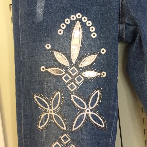 OLYSS Embroidered High Rise Jeans - Picture 2 of 8